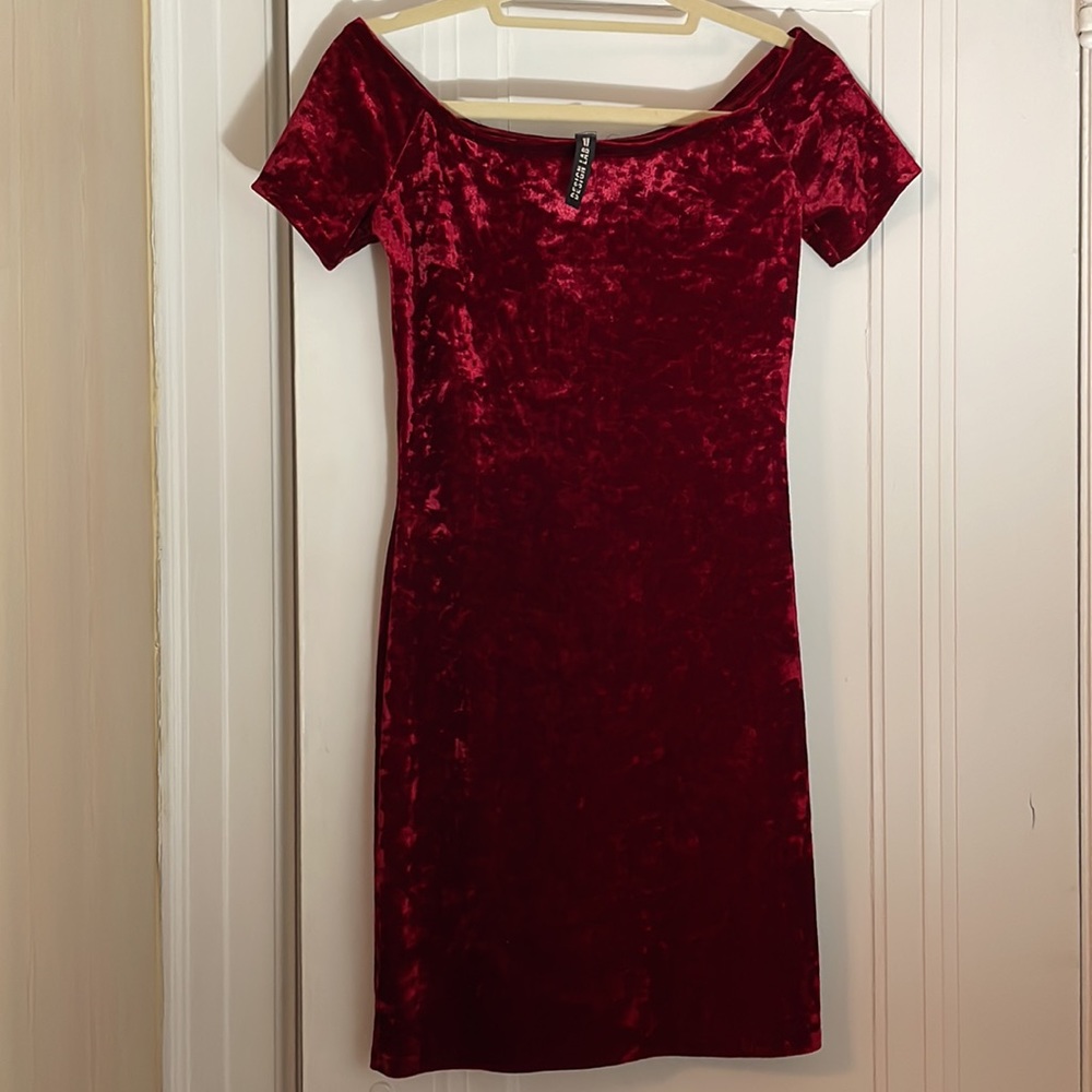 Lord & Taylor Design Lab Red Velvet Holiday Party Bodycon Dress | Size S